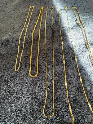COSTUME JEWELRY CHAINS & 2 PENDANTS