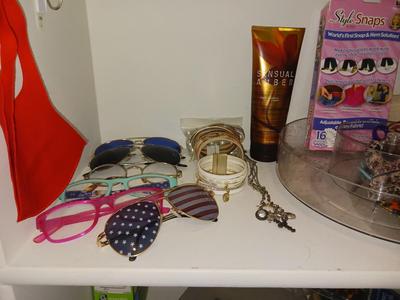 WOMENS ACCESSORIES