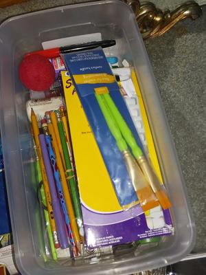 ARTS AND CRAFTS SUPPLIES