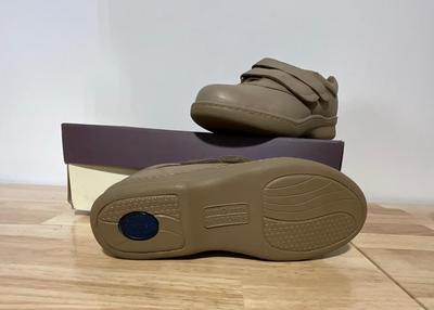 Supremes by Soft Spots size 6