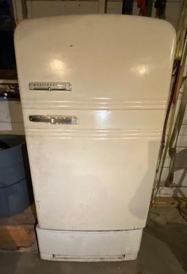 Vintage Fridge w/freezer