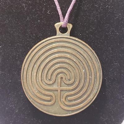 Artistic Pins and Pendants (ST-KD)