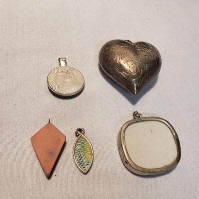Artistic Pins and Pendants (ST-KD)