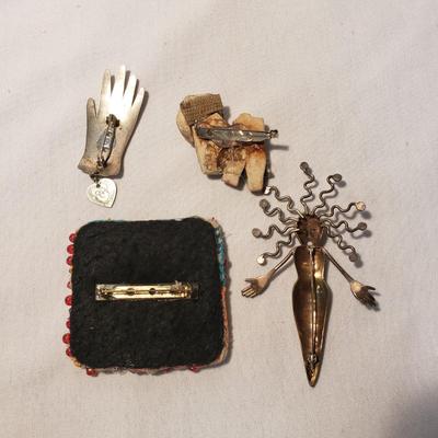Artistic Pins and Pendants (ST-KD)