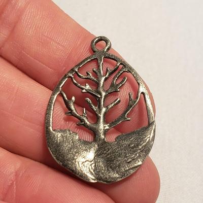 Artistic Pins and Pendants (ST-KD)