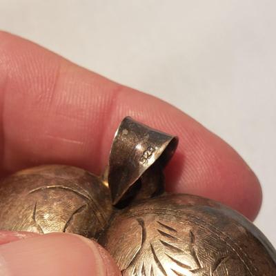 Artistic Pins and Pendants (ST-KD)