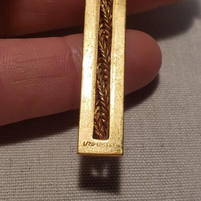 Artistic Pins and Pendants (ST-KD)