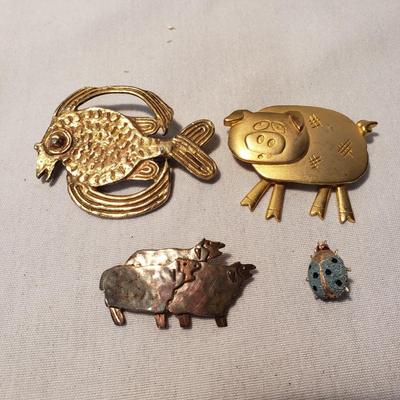 Artistic Pins and Pendants (ST-KD)