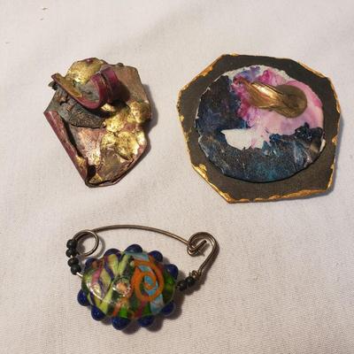Artistic Pins and Pendants (ST-KD)