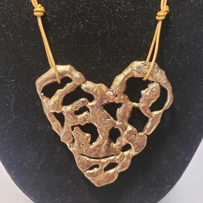 Artistic Pins and Pendants (ST-KD)