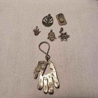 Artistic Pins and Pendants (ST-KD)