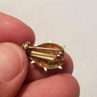 Artistic Pins and Pendants (ST-KD)
