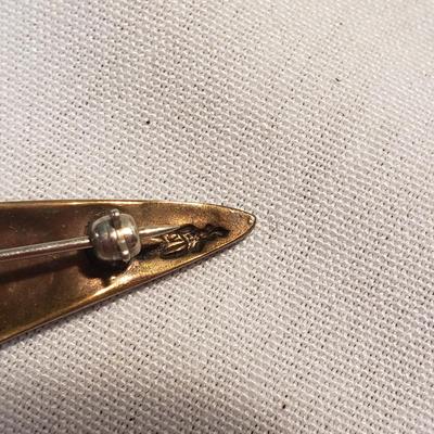 Artistic Pins and Pendants (ST-KD)