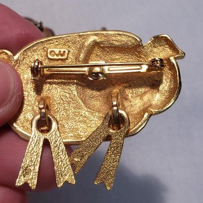 Artistic Pins and Pendants (ST-KD)