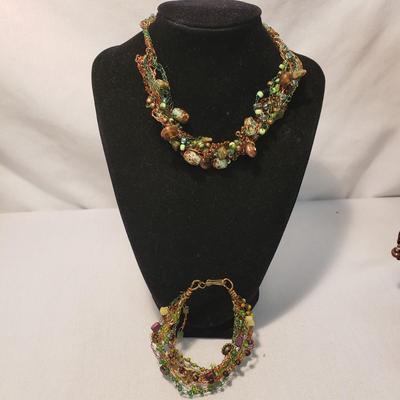 29 Piece Beaded Necklaces and Bracelets (ST-KD)