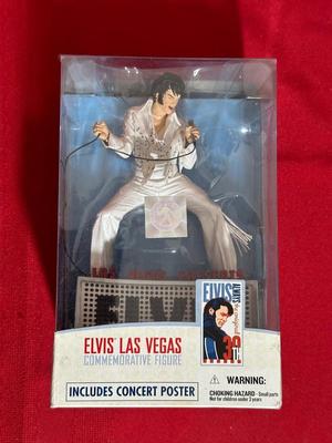 MATCHBOX ELVIS FAVORITE CARS AND ELVIS FIGURE