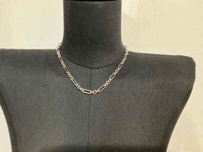 Beautiful crystal Turtle NK with short Paper Clip Silver NK