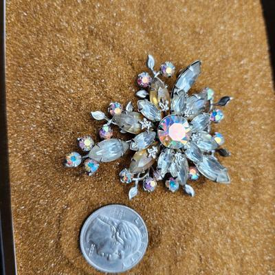 Silver tone Vintage Rhinestone brooch