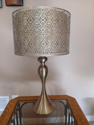 25" Lamp with metal lamp shade