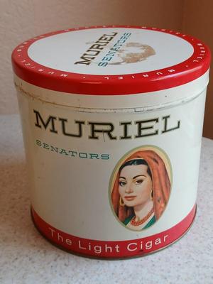 Antique Muriel Senators the light cigar metal container with an assortment of buttons