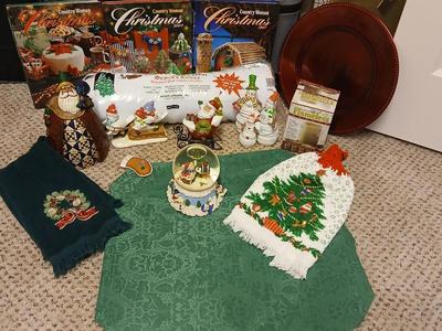 Christmas - books - figures - snow globe - Kitchen towels and more
