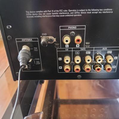Insignia NS-R2000 Stereo Receiver W/KLH Speakers