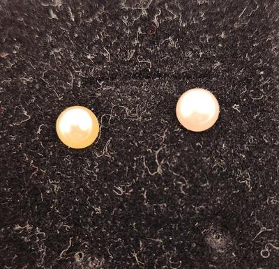Cultured Pearl Stud earrings