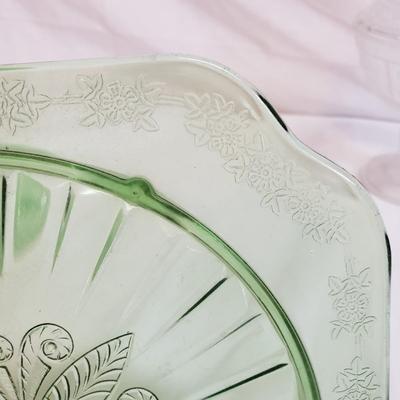Green/Clear Glass-Kelloggs Measuring Cup, T&S Measuring Cup and More (LR-KD)