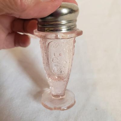 Elegant Vintage Pink Glass Collection (LR-KD)