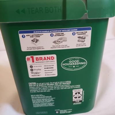 Unopened Cleaning Supplies and Tools (LR-KD)