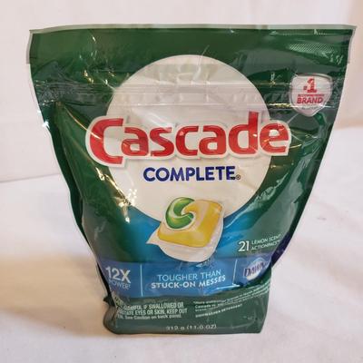 Unopened Cleaning Supplies and Tools (LR-KD)