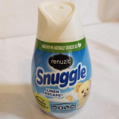 Unopened Cleaning Supplies and Tools (LR-KD)