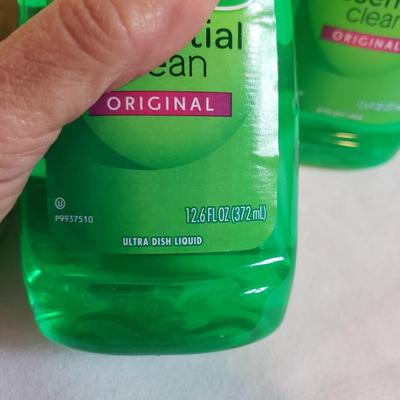 Unopened Cleaning Supplies and Tools (LR-KD)