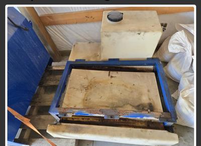 Commercial shampooing pump