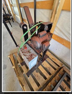 Tire sidewall metal detector