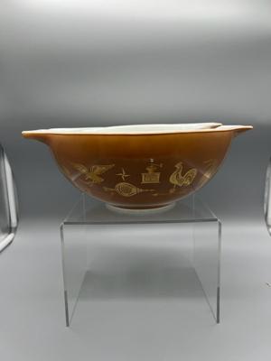 Four Pyrex Bowls