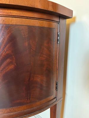 Hekman Mahogany Inlaid Bowfront Sideboard Buffet
