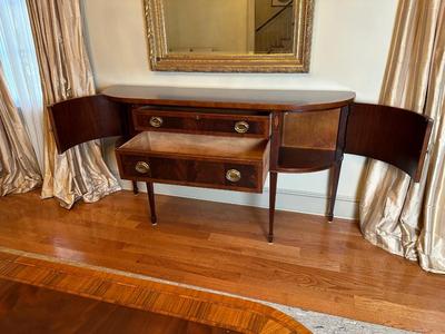 Hekman Mahogany Inlaid Bowfront Sideboard Buffet