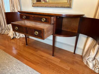 Hekman Mahogany Inlaid Bowfront Sideboard Buffet
