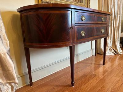 Hekman Mahogany Inlaid Bowfront Sideboard Buffet