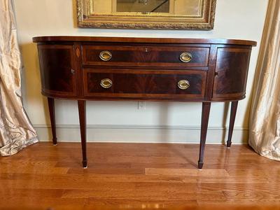 Hekman Mahogany Inlaid Bowfront Sideboard Buffet