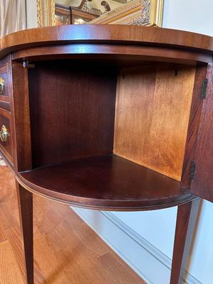 Hekman Mahogany Inlaid Bowfront Sideboard Buffet