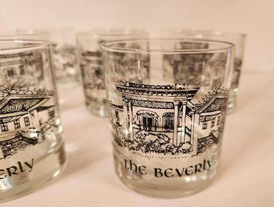 Lot #17 Scarce Lot of 8 Beverly Dinner Playhouse Rocks Glasses