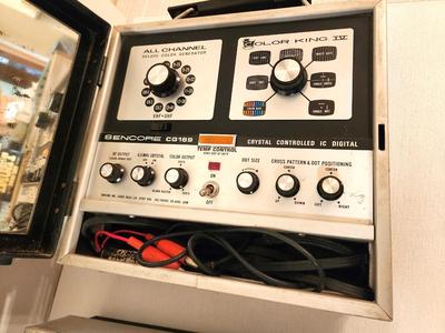 Lot #28 Garage Find - The Hybrider Tube Transistor Checker & Sencore Color Generator