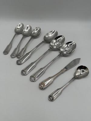 Oneida Classic Shell Stainless Flatware Set