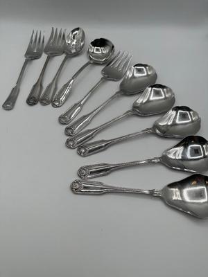 Oneida Classic Shell Stainless Flatware Set