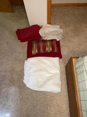 TWIN SIZE FLANNEL AND COTTEN SHESTS & SHEETS MATTRESS PAD AND BLANKET