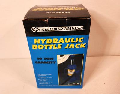Lot #47 New in Box - Hydraulic Bottle Jack
