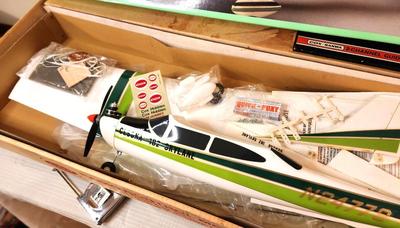 Lot #55 Cool Vintage Cox 049 Cessna 182 Skylane Radio Controlled Plane in Box