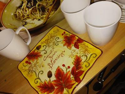 FOUR PLACE SETTING OF DINNERWARE PLUS PASTA SERVING BOWL W/4 SINGLE BOWLS